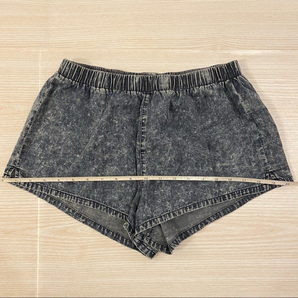 NWOT - Forever 21 - Shorts - Picture 6 of 9